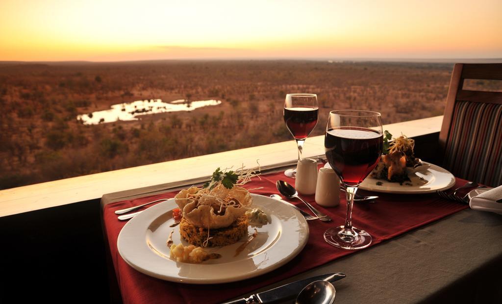 Victoria Falls Safari Suites ภายนอก รูปภาพ