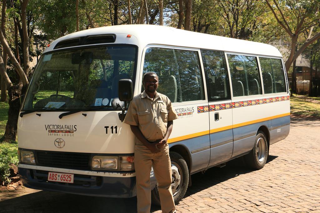 Victoria Falls Safari Suites ภายนอก รูปภาพ
