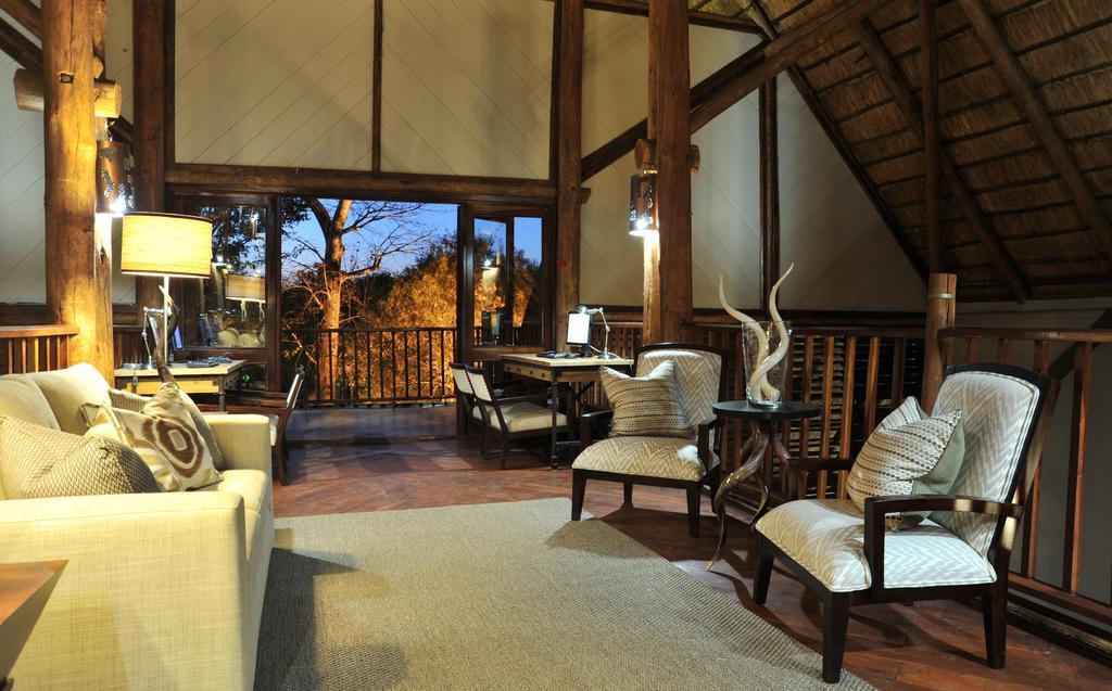 Victoria Falls Safari Suites ภายนอก รูปภาพ
