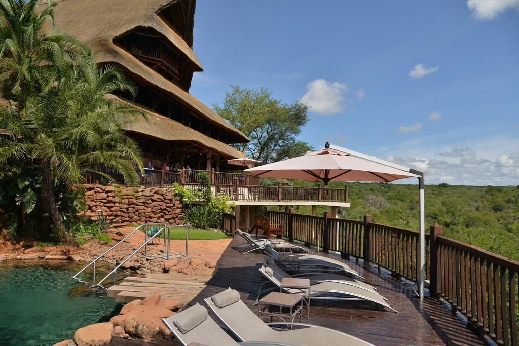 Victoria Falls Safari Suites ภายนอก รูปภาพ