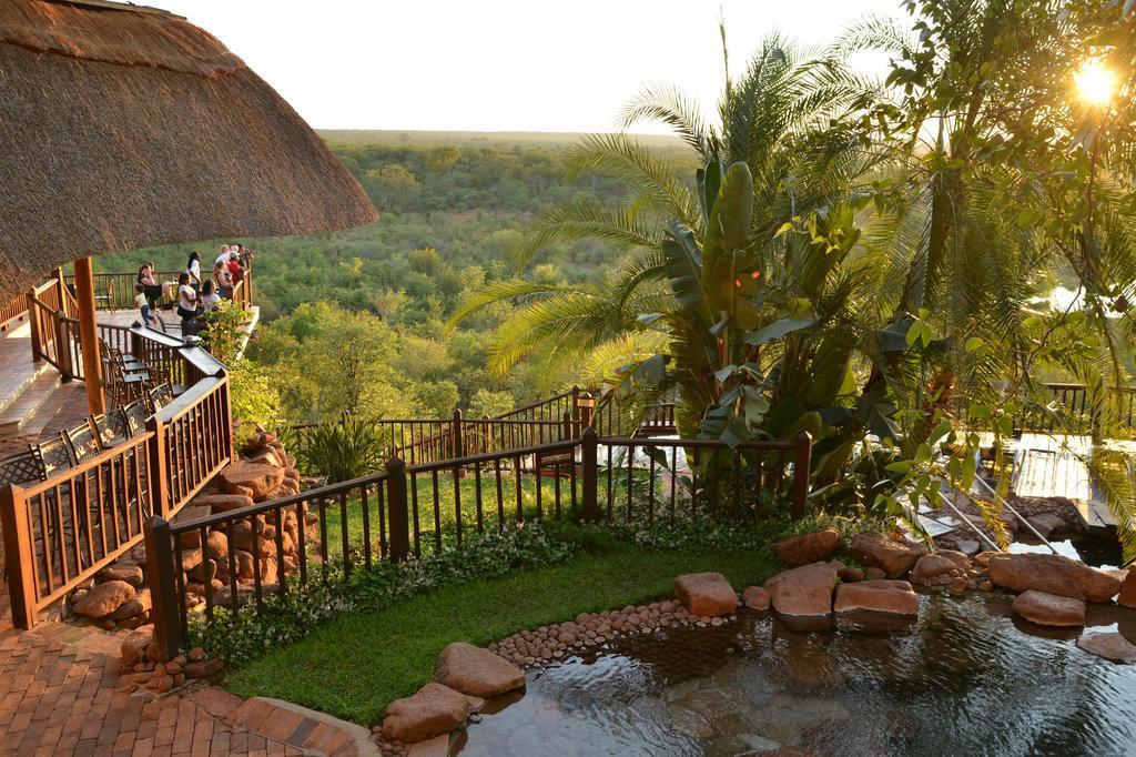 Victoria Falls Safari Suites ภายนอก รูปภาพ