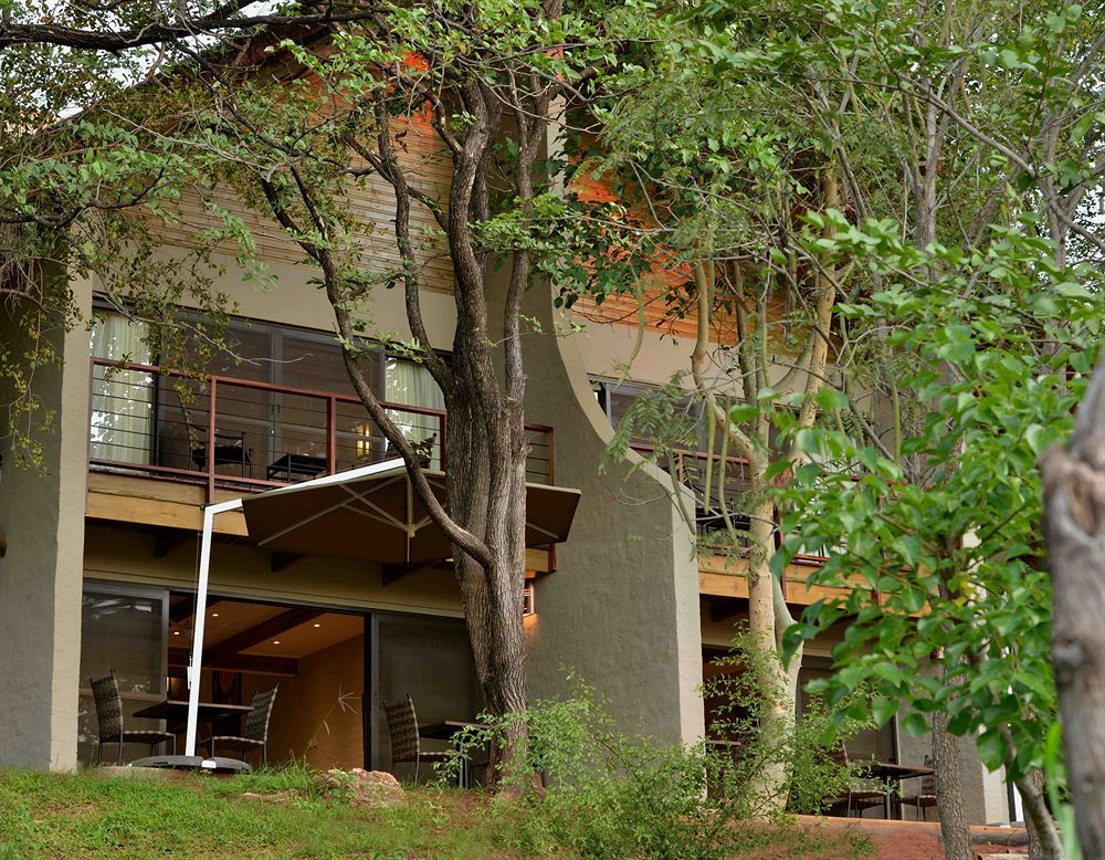Victoria Falls Safari Suites ภายนอก รูปภาพ