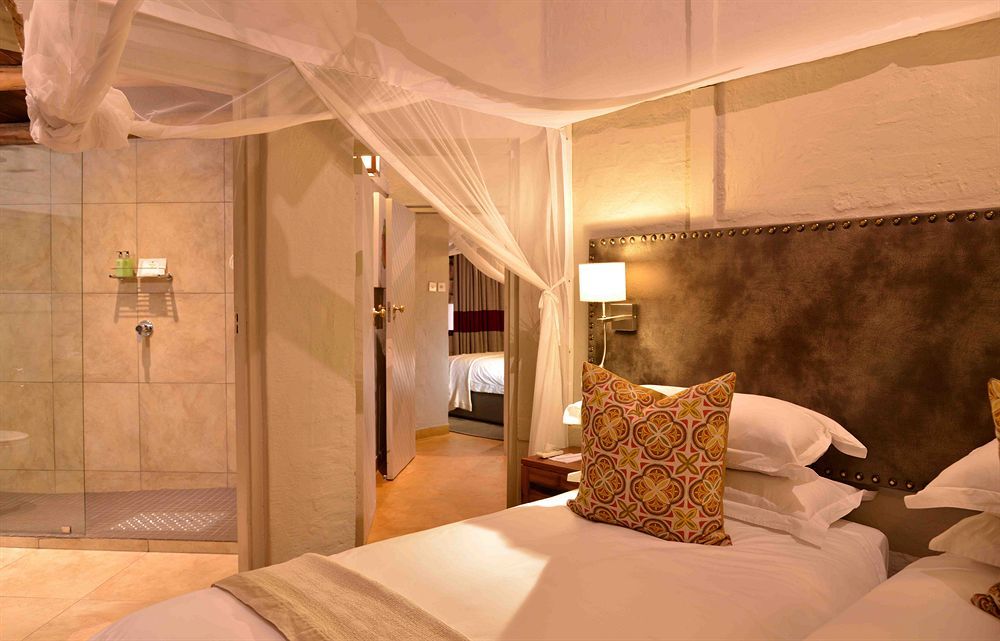 Victoria Falls Safari Suites ภายนอก รูปภาพ