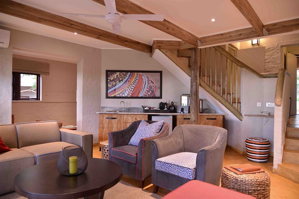 Victoria Falls Safari Suites ภายนอก รูปภาพ